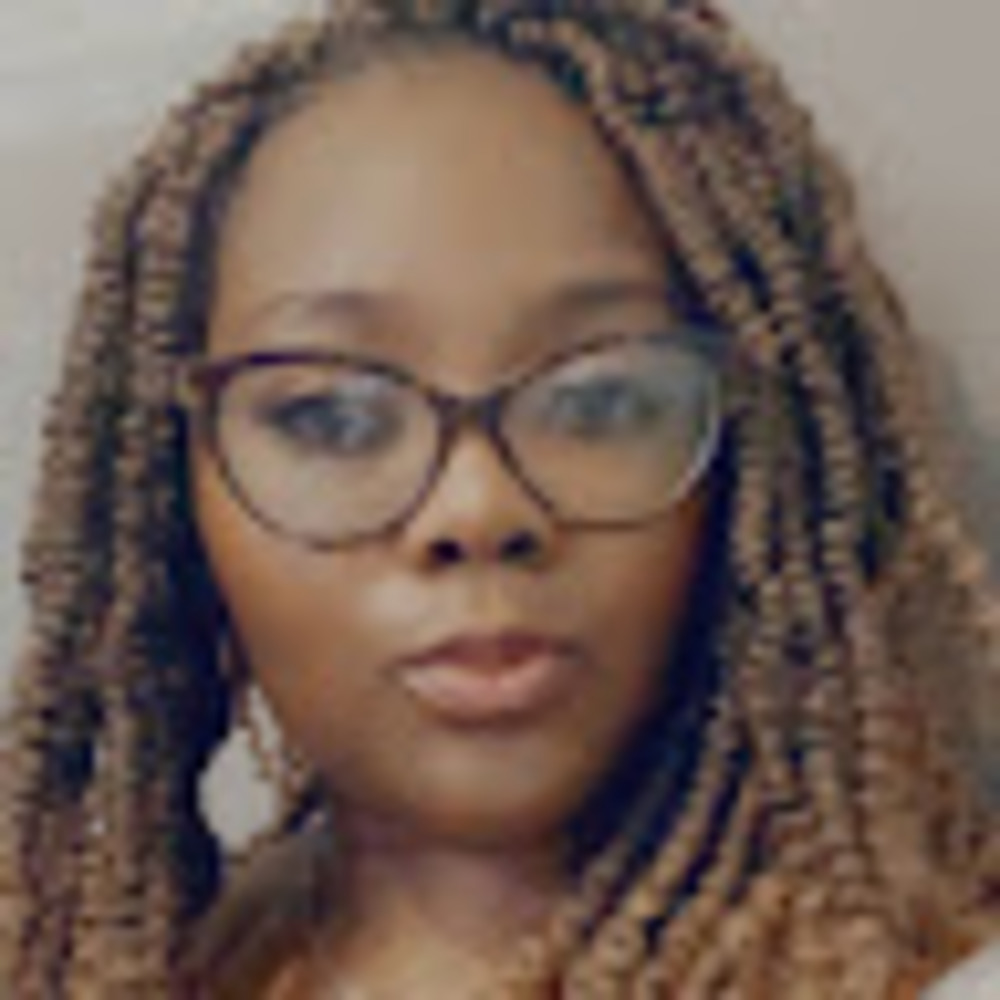 Meet your Posher, Stephany